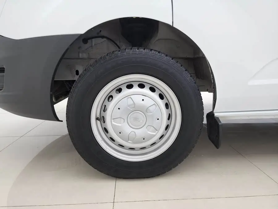 Foton Forland 2019 2.0T Gasoline Multi-Purpose Commercial Vehicle Short Wheelbase Medium Roof 6-Seater National VI