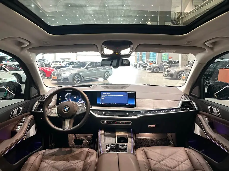 بي إم دبليو X5 2023 xDrive 30Li طراز الفخامة M حزمة الليل الرياضية