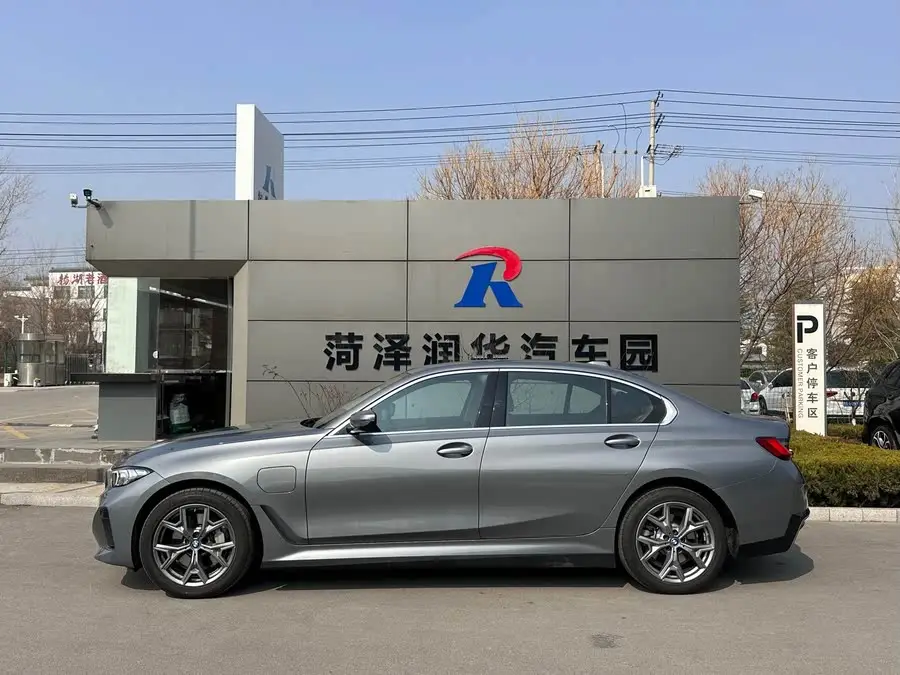 بي إم دبليو i3 2024 eDrive 35 L