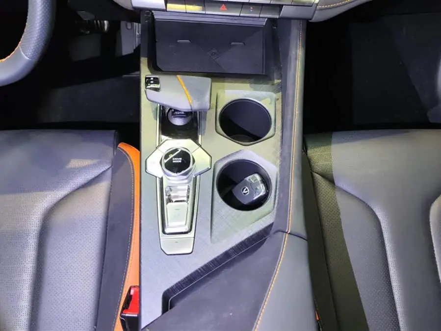 Changan UNI-V 2022 2.0T Ling Su Edition