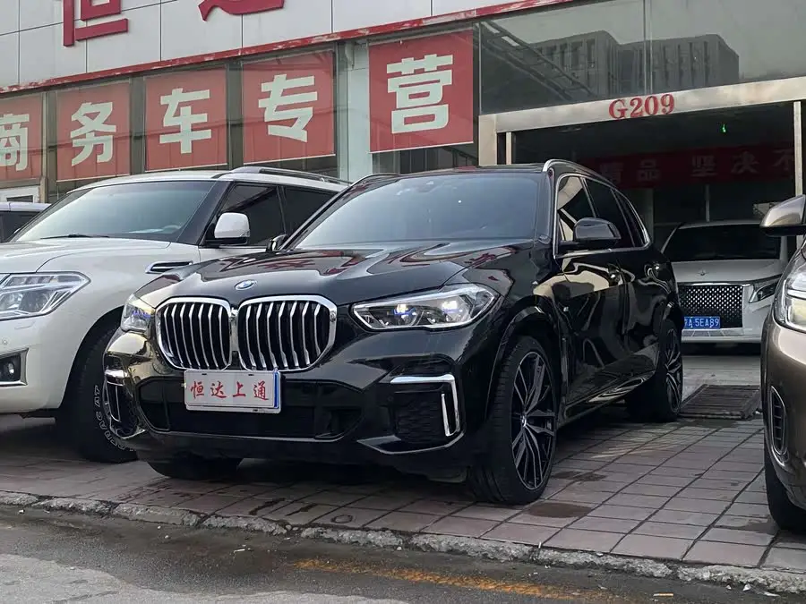 BMW X5 2022 xDrive 40Li M Sport Package