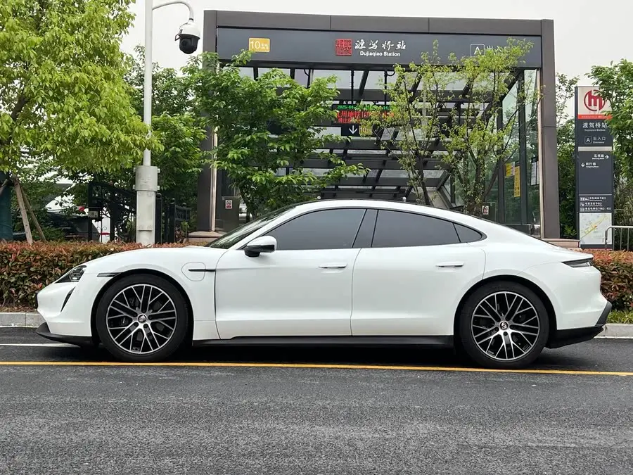 تايكان 2022 طراز