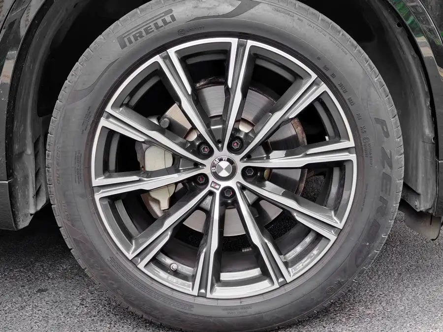 بي إم دبليو X5 2022 تعديل xDrive 30Li باقة M الرياضية الفاخرة