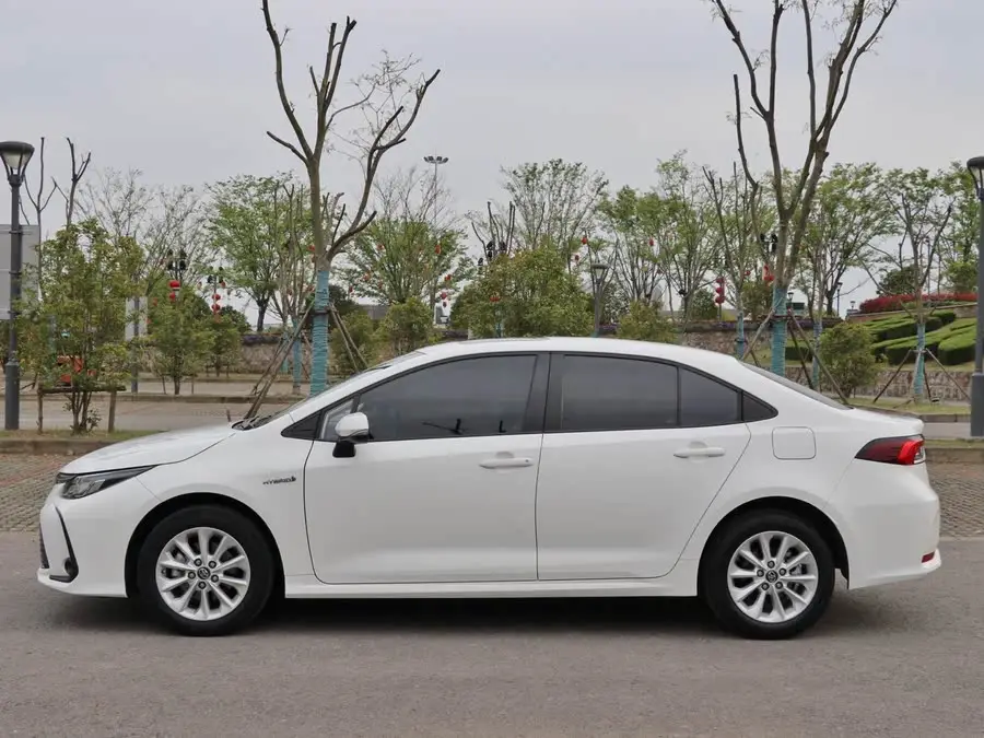 2021 تويوتا كورولا هايبرد 1.8 لتر E-CVT النسخة النخبة