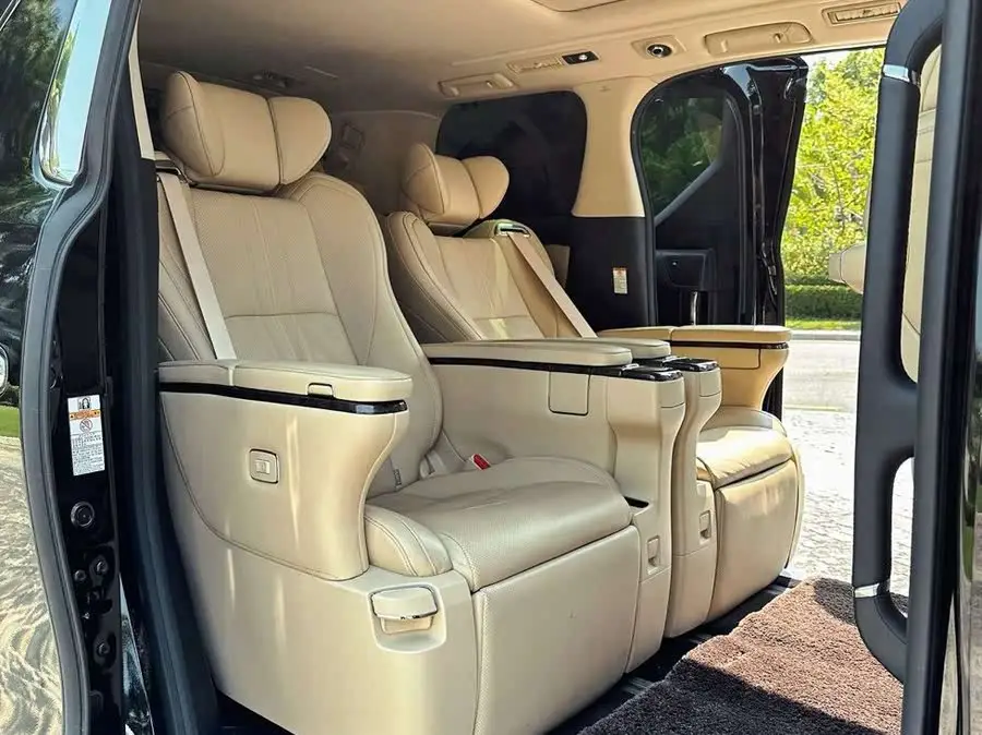 ألڤارد 2021 بمحرك مزدوج 2.5 لتر فئة فاخرة