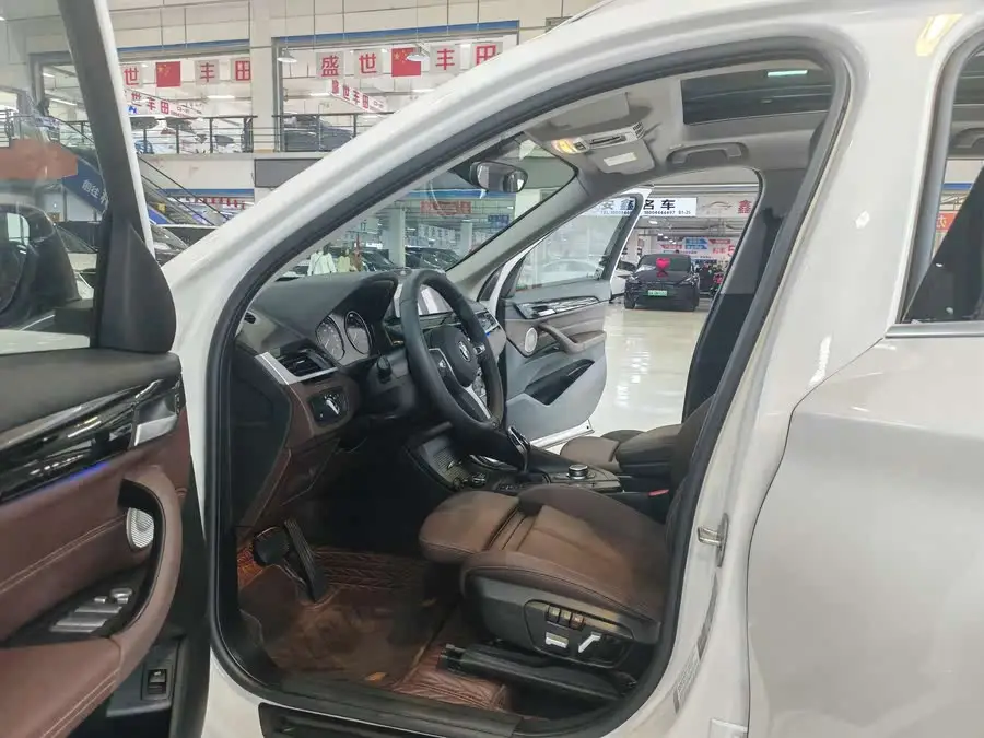 BMW X1 2022 sDrive25Li Leading Edition