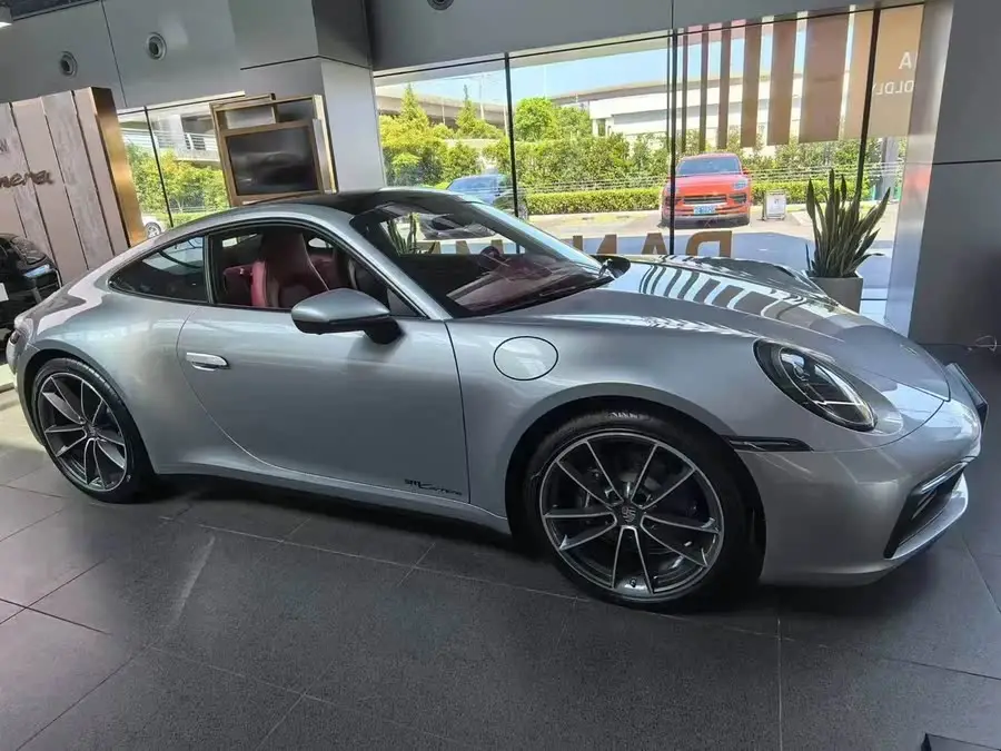 بورش 911 2023 كاريرا 3.0T