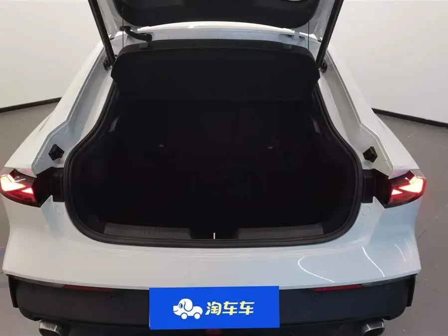 Changan UNI-V 2023 1.5T Premium