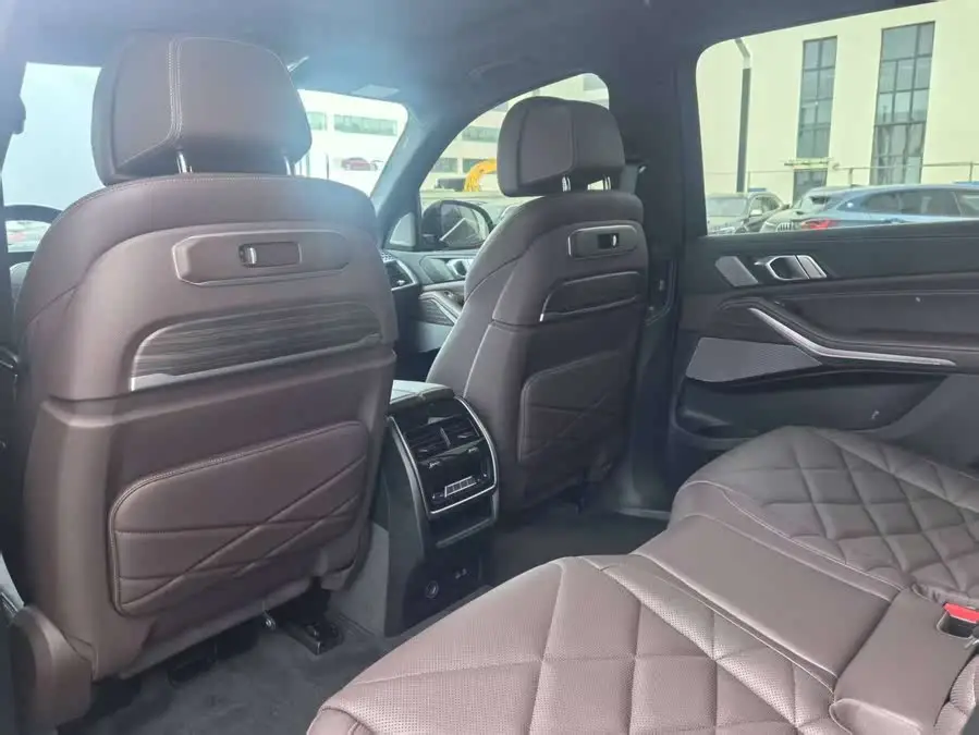 بي إم دبليو X5 2023 xDrive 40Li حزمة رياضية M ليلية