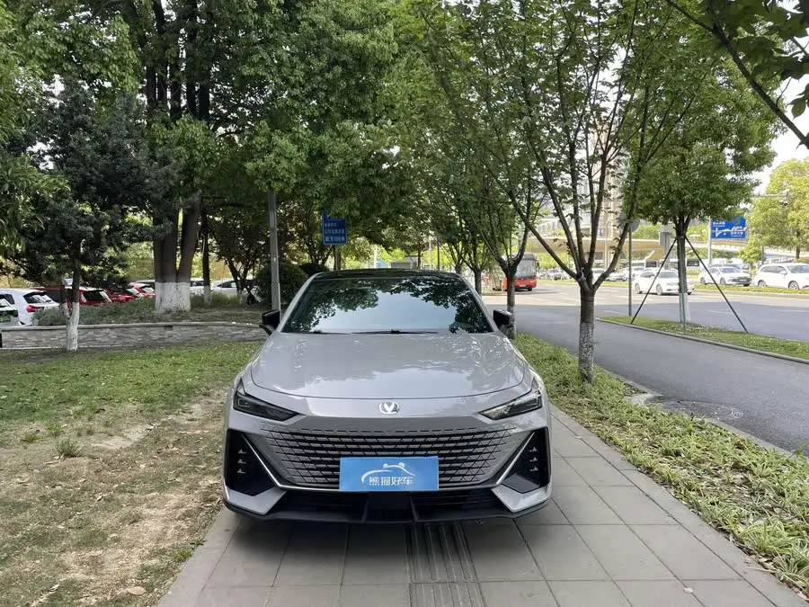 Changan UNI-V 2022 1.5T Premium