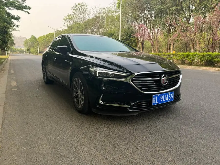 باك لاقروس 2022 652T فاخرة