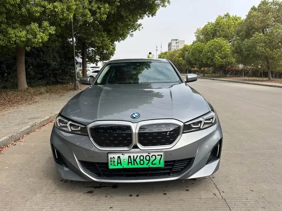 بي إم دبليو i3 2024 eDrive 35 L