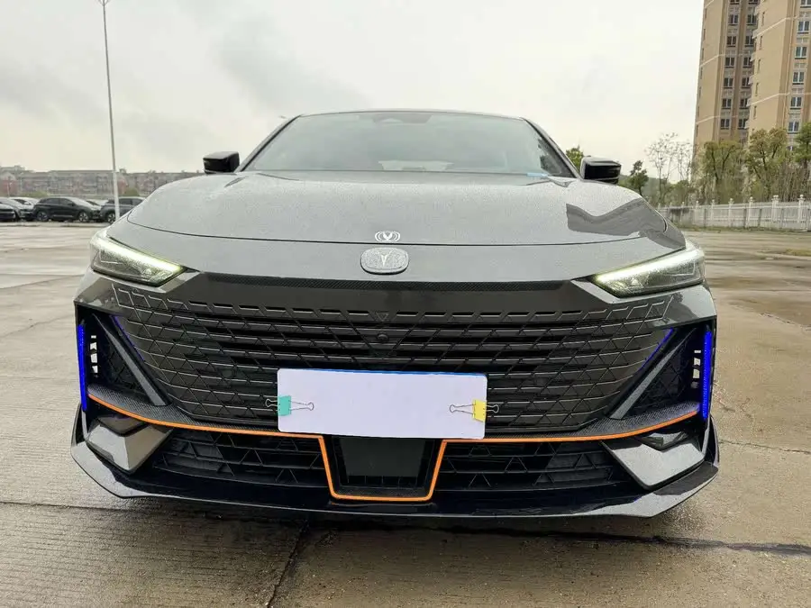 شانجان UNI-V 2023 1.5T نسخة رياضية