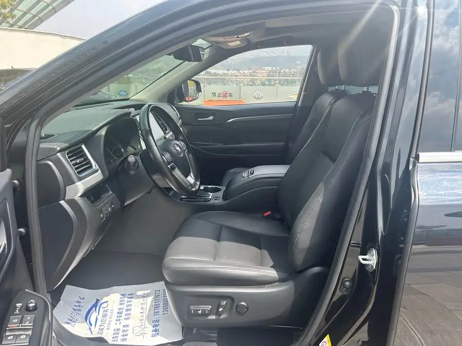 2021 تويوتا هايلاندر 2.0T دفع رباعي بريميوم 7 مقاعد