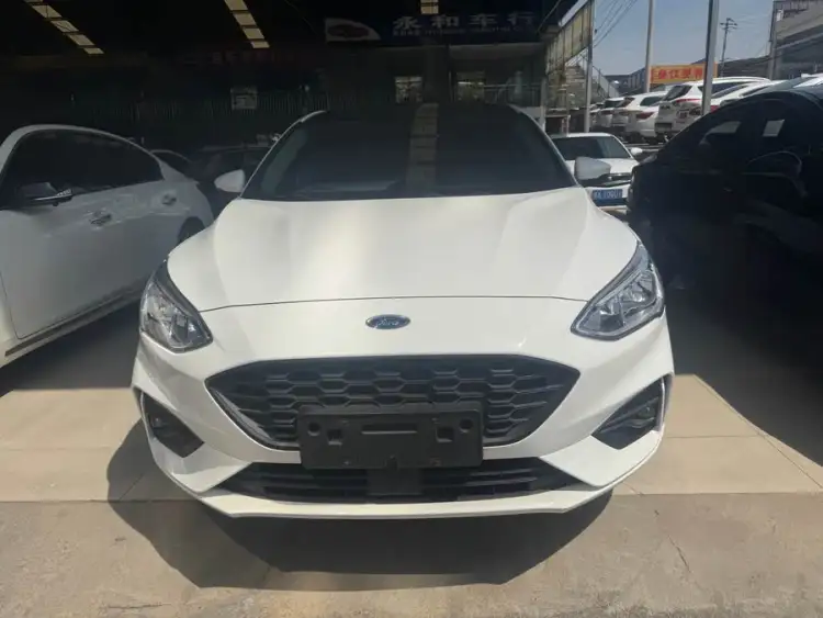 2020 Ford Focus Sedan EcoBoost 180 Automatic