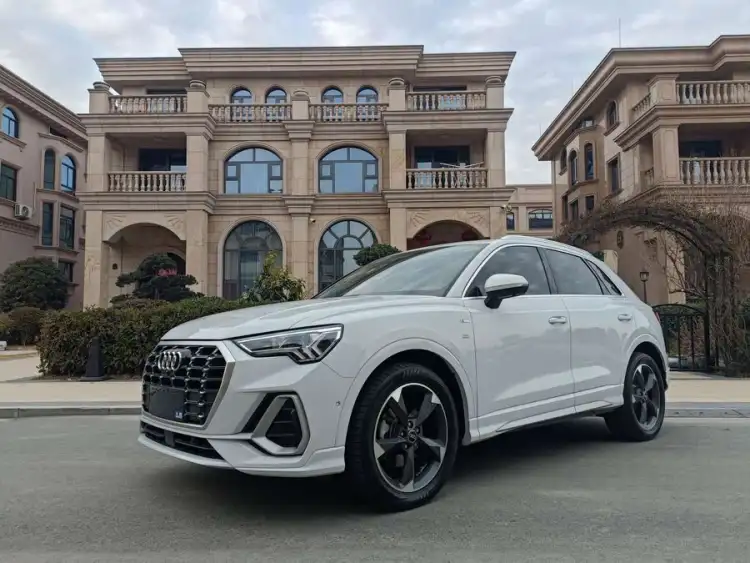 Audi Q3 2022 35 TFSI Sporty Model