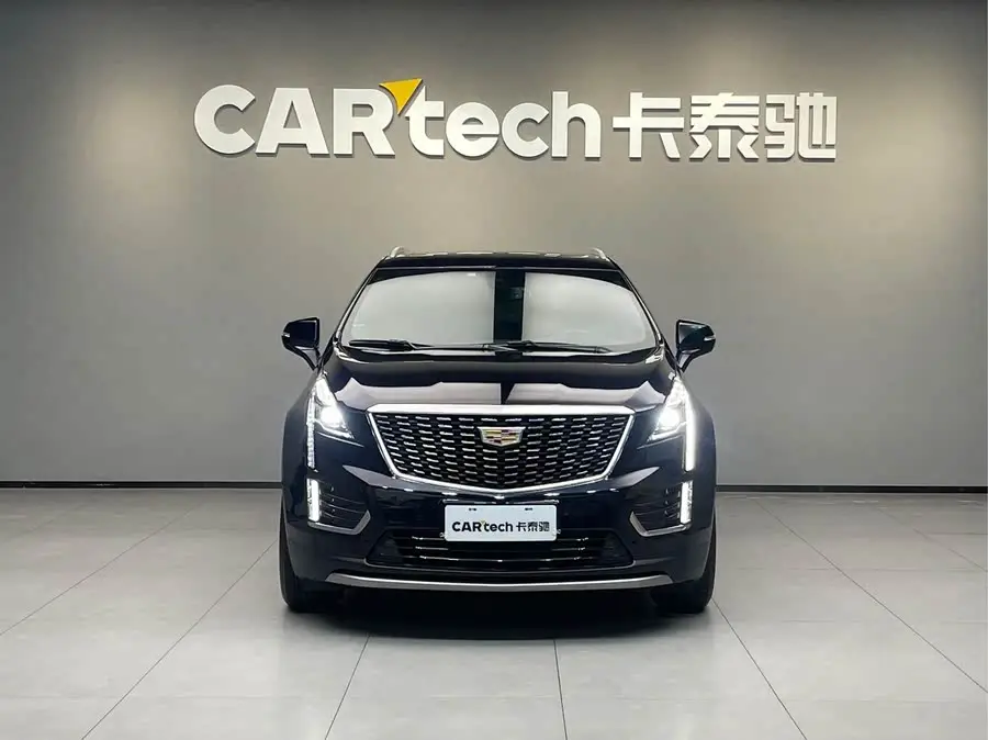 كاديلاك XT5 2022 2.0T فاخرة بالدفع الأمامي
