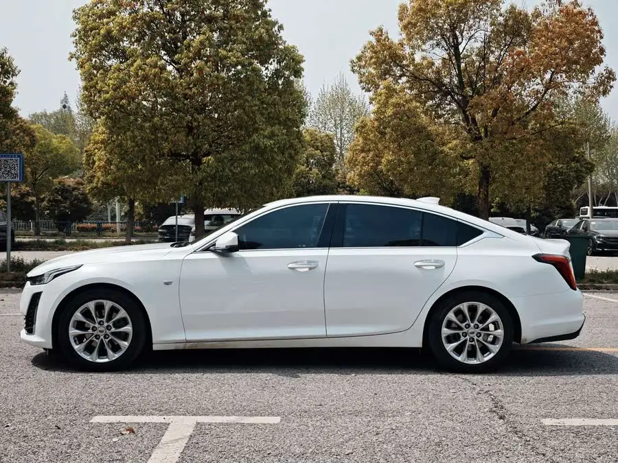 Cadillac CT5 2022 28T Luxury (Standard Edition)