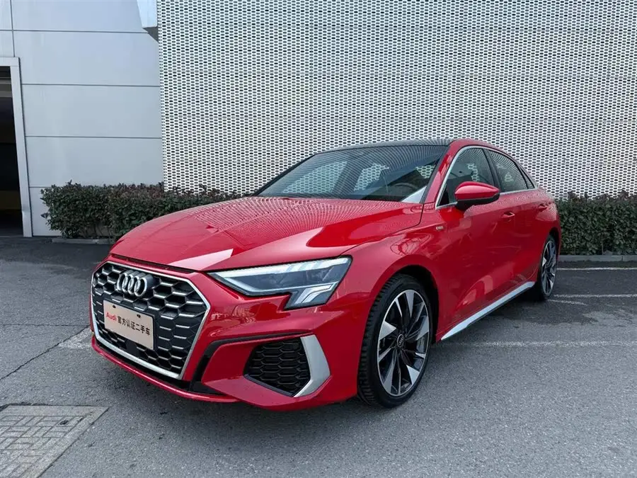 أودي A3 2022 A3L ليموزين 35 TFSI الطراز الرياضي الأنيق