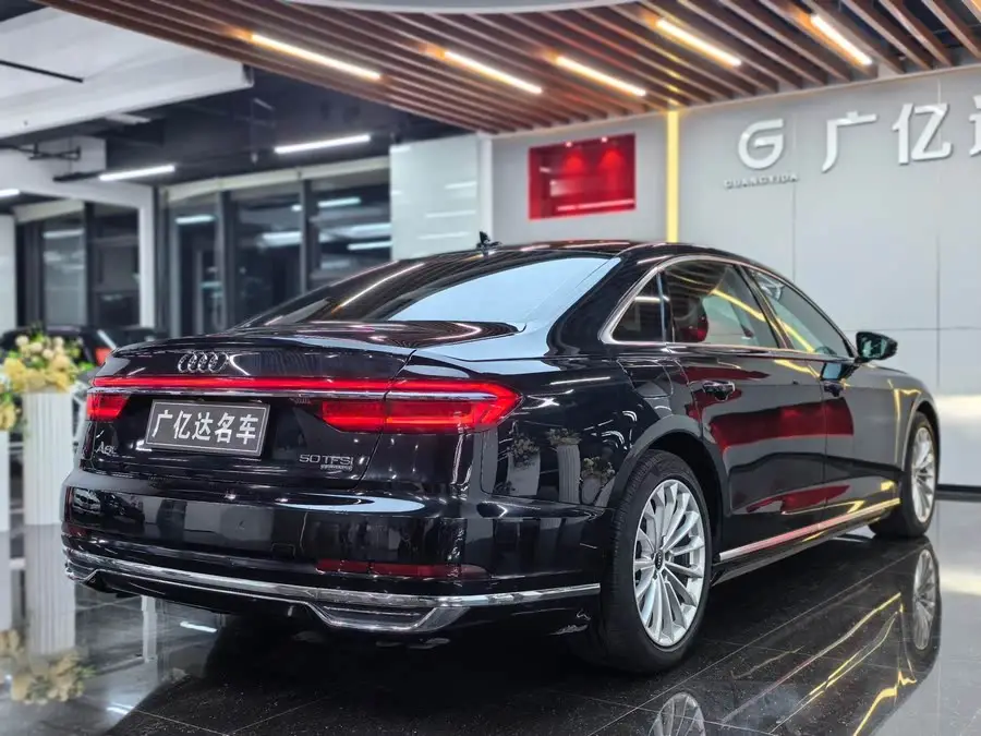 أودي A8 طراز 2022 A8L 50 TFSI quattro إصدار الراحة الإصدار التذكاري