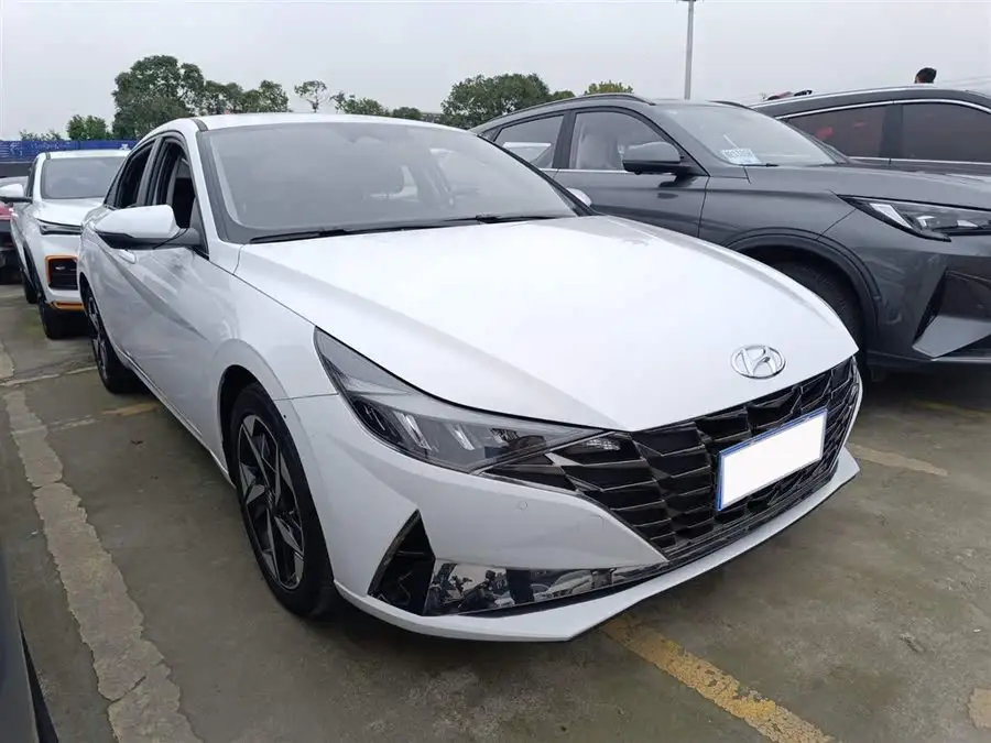 Elantra 2022 1.5L CVT GLS Leading Edition