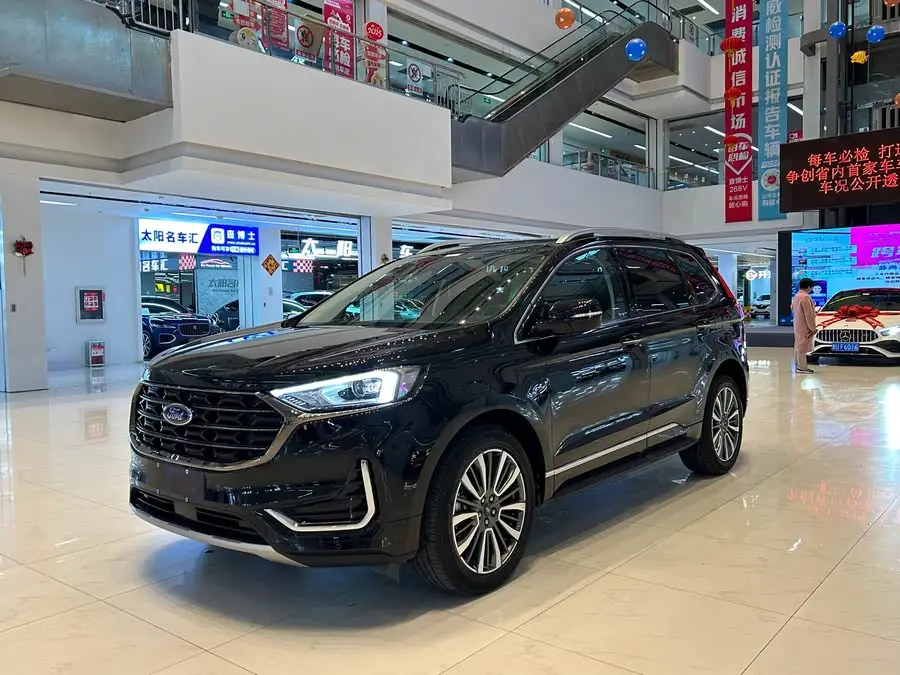 2021 Ford Edge PLUS EcoBoost 245 Two-Wheel Drive Luxury Version 7-Seater