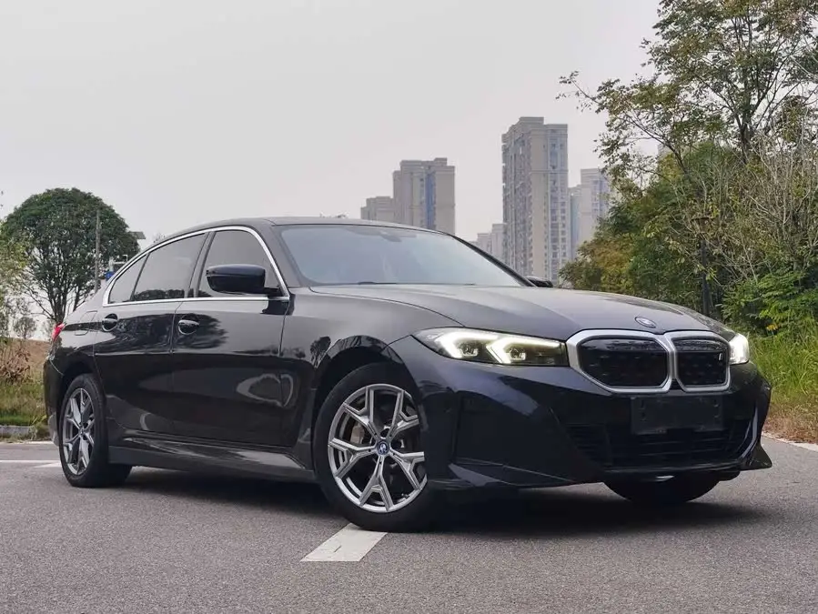 بي إم دبليو i3 2022 eDrive 35 L