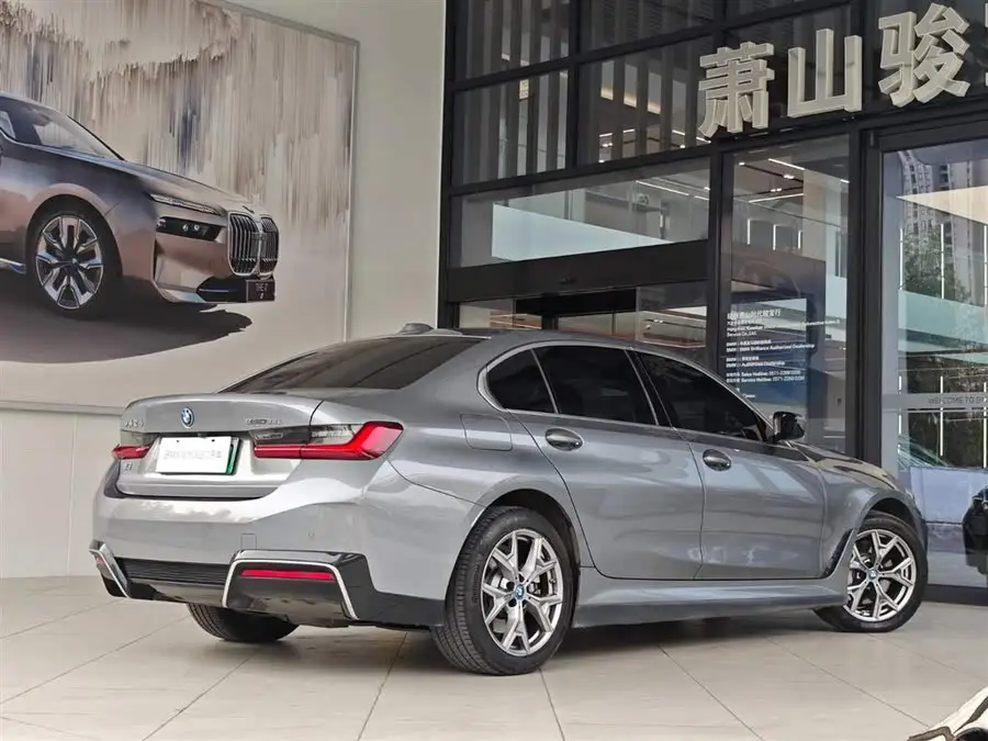 بي إم دبليو i3 2022 eDrive 35 L