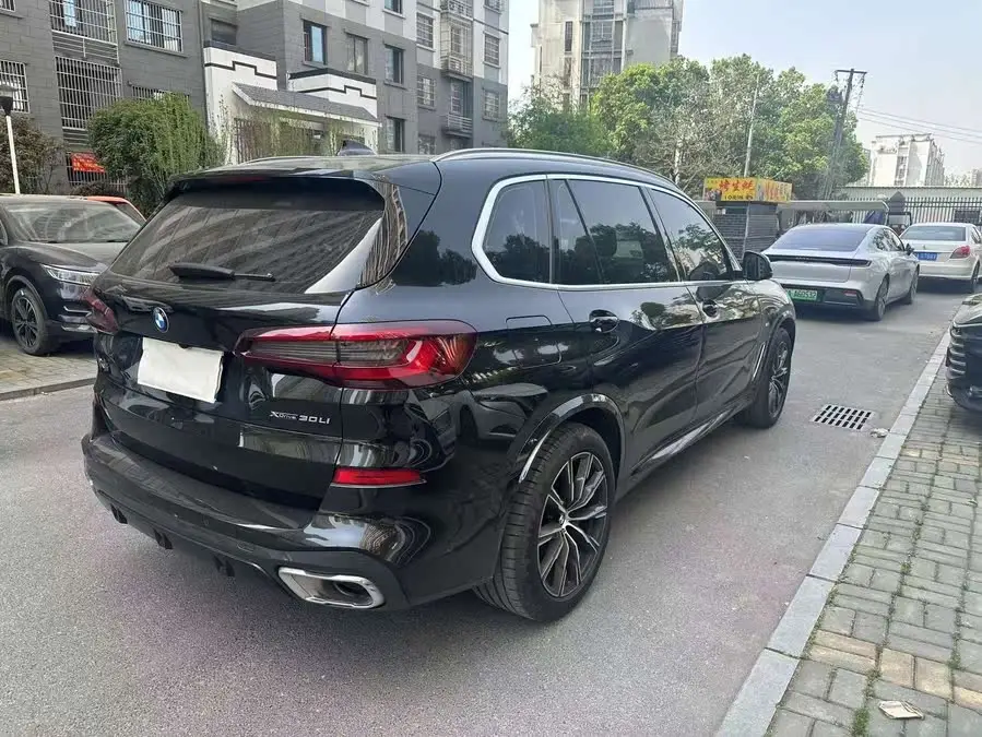 بي إم دبليو X5 2022 طراز مُعدل xDrive 30Li حزمة M الرياضية