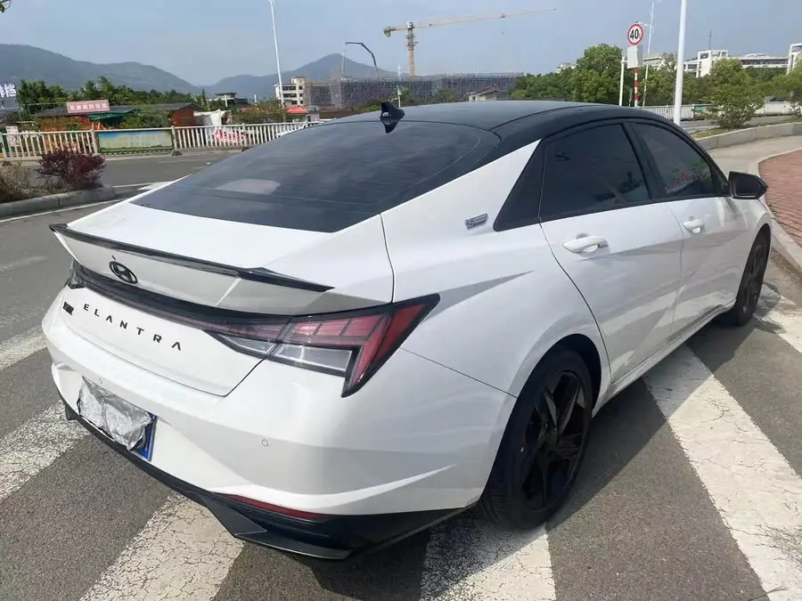 Elantra 2022 1.5L CVT LUX Premium