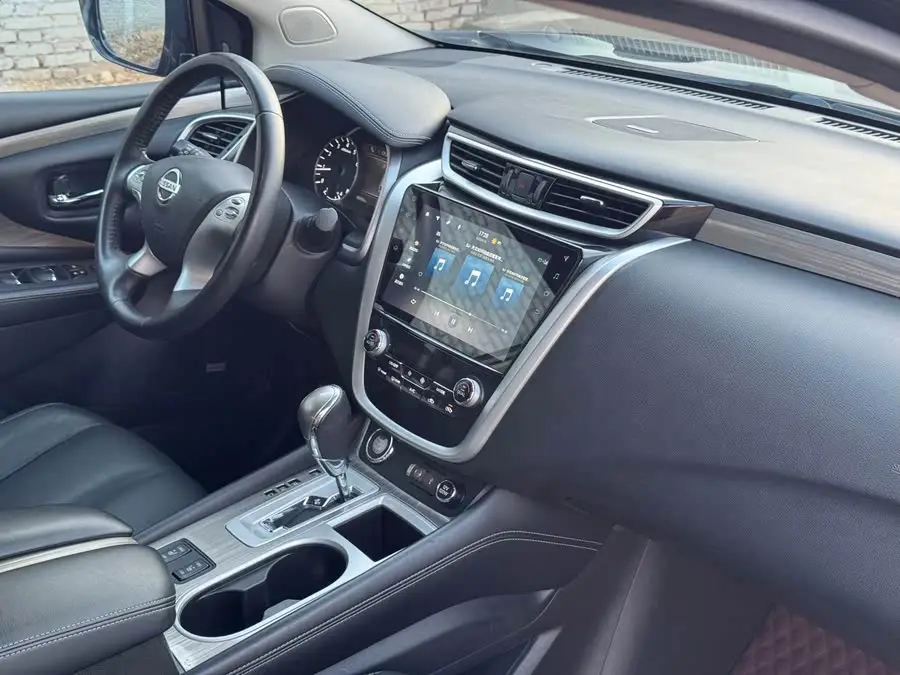 Loulan 2021 2.5L XL Two-Wheel Drive Intelligent Luxury Version