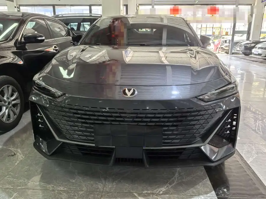 Changan UNI-V 2023 1.5T Premium