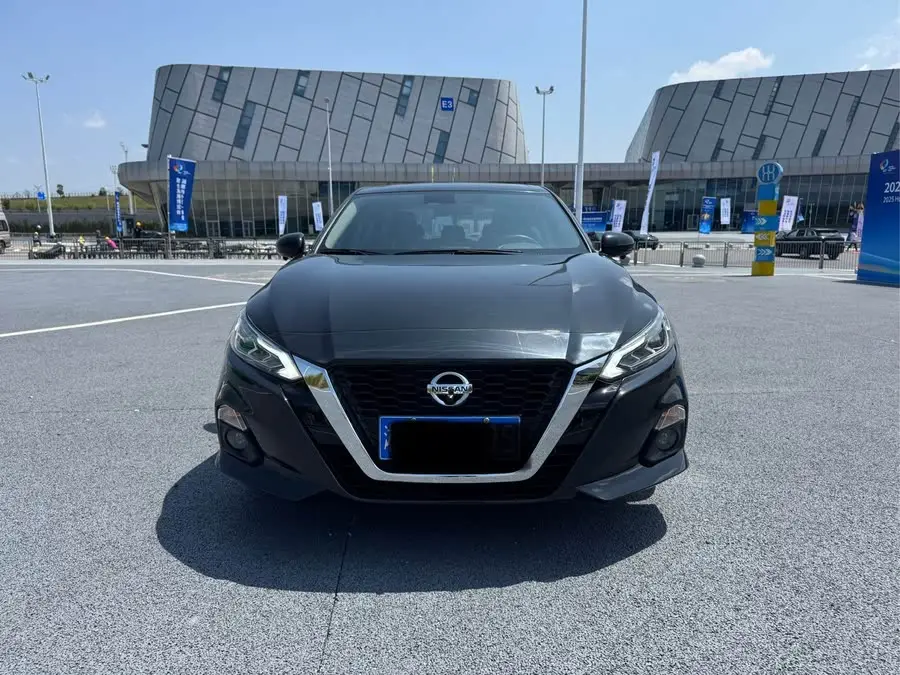 Altima  2021 2.0L XL Comfort Version