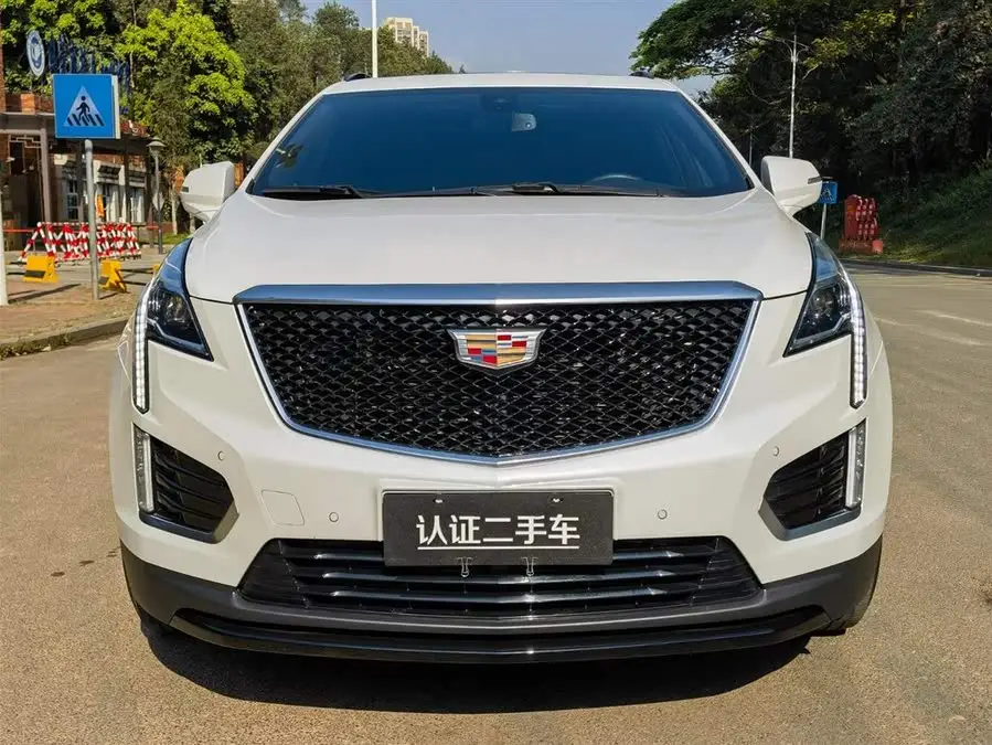 كاديلاك XT5 2022 2.0T دفع رباعي فاخر (إصدار الطائر الطنان)