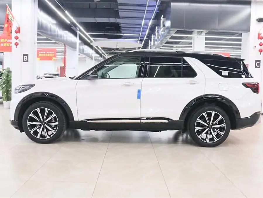 Explorer 2024 2.3T EcoBoost Golden Edition 6-Seater