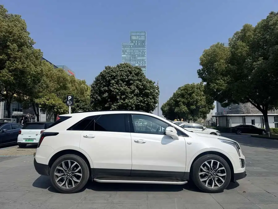 Cadillac XT5 2022 2.0T AWD Luxury (Hummingbird Edition)