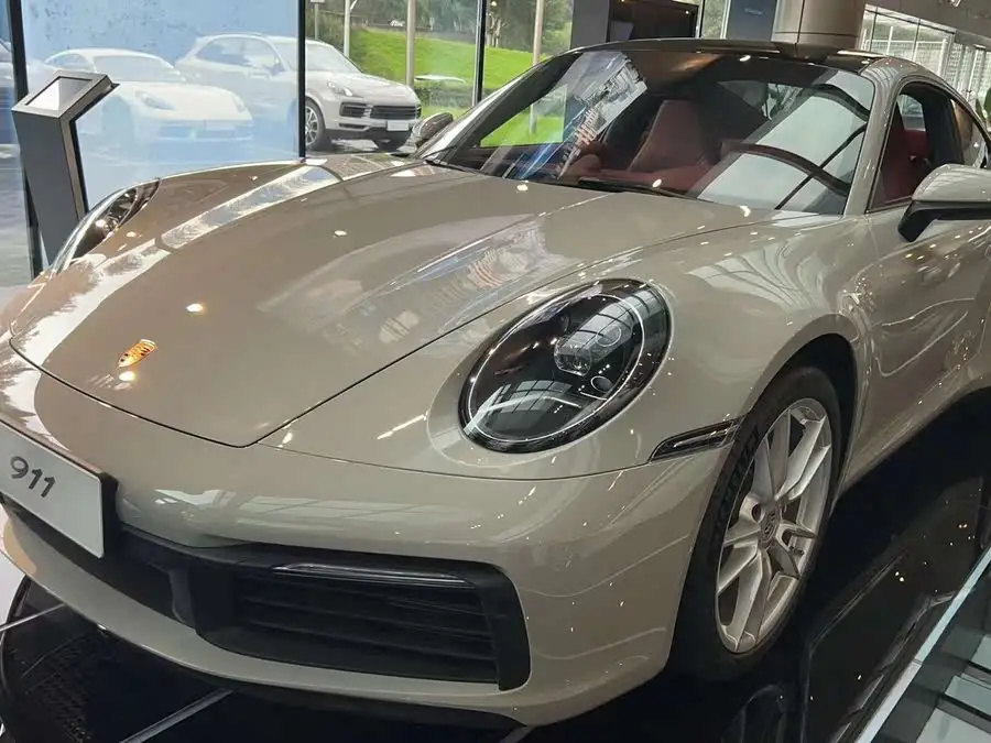 بورش 911 2023 كاريرا 3.0T