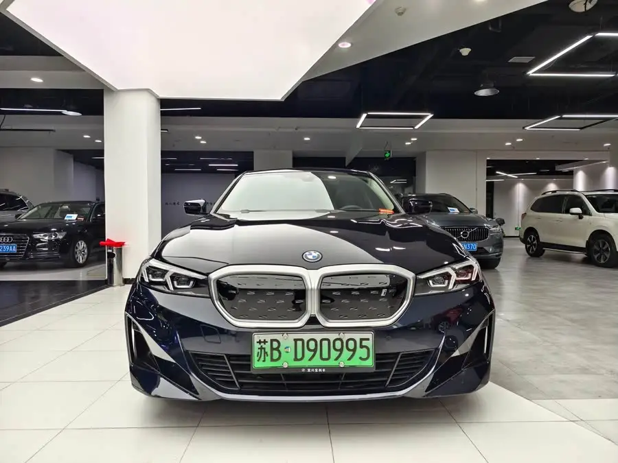 بي إم دبليو i3 2022 eDrive 35 L