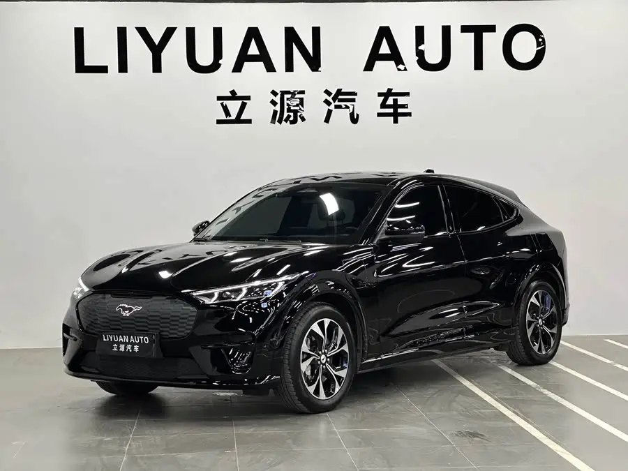 فورد موستانج ماخ-إي 2021 النسخة الفاخرة ذات الدفع الخلفي (مدى طويل)