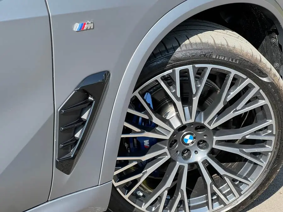 بي إم دبليو X5 2023 xDrive 40Li باقة M الرياضية الفاخرة ليل