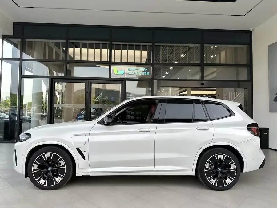 بي إم دبليو iX3 2022 طراز مُعدل إصدار الابتكار