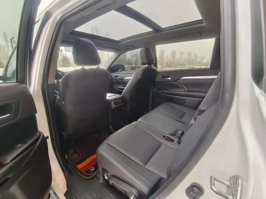 2021 تويوتا هايلاندر 2.0T دفع رباعي فاخرة 7 مقاعد