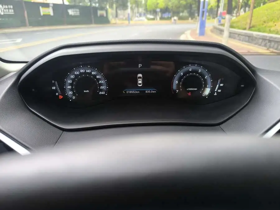 Peugeot 408 2022 1.6T Pursuit Edition