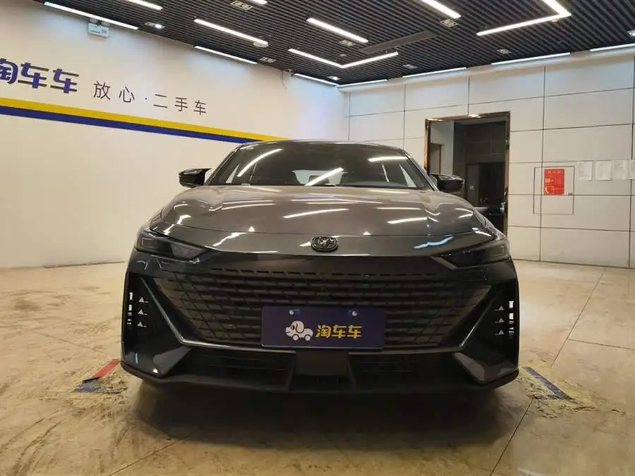 Changan UNI-V 2023 1.5T Premium Edition