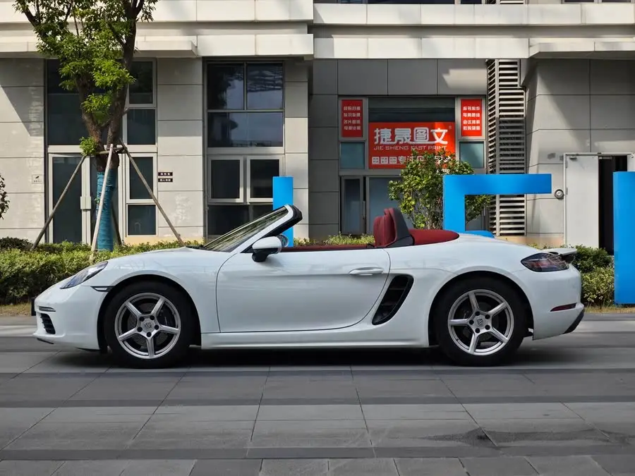 Porsche 718 2019 Model Boxster T 2.0T