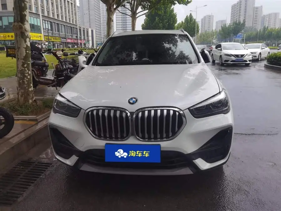 بي إم دبليو X1 2021 sDrive25Li الطراز الرائد