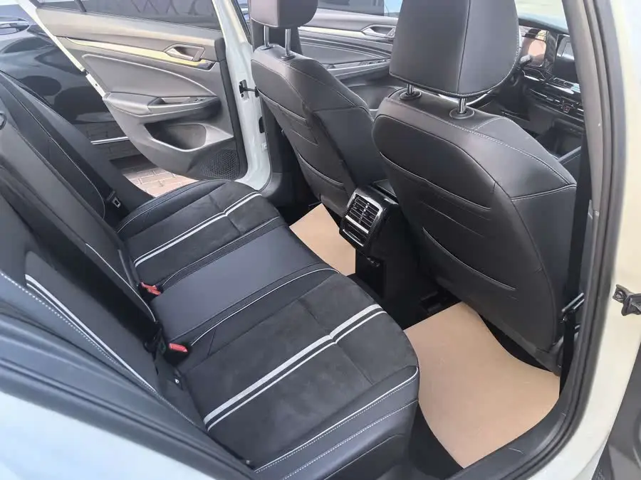 غولف 2021 280 TSI DSG R-Line