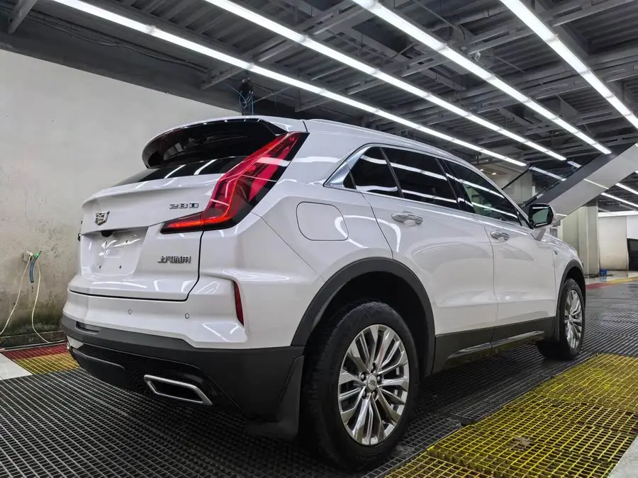 Cadillac XT4 2024 28T Luxury FWD