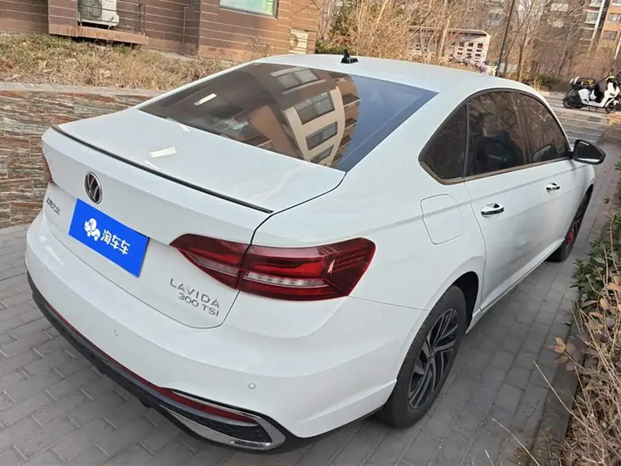 لافيدا 2023 300TSI DSG نسخة الرائدة النجوم