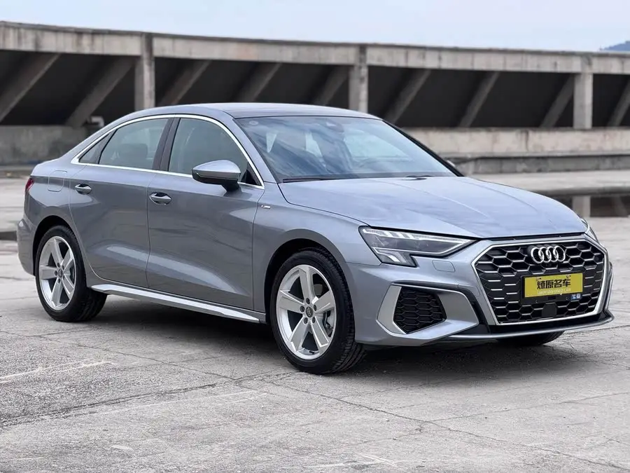 أودي A3 2024 A3L ليموزين 35 TFSI النسخة الرياضية العصرية